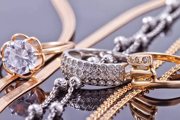 Gold vs. Platinum: Choosing the Best Metal | Summit Jewelers